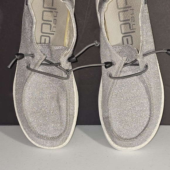 Hey Dude Wendy Stretch Sparkling Gray Size US6/ Euro 37 Comfy, Fun, Trendy VGUC - Picture 10 of 16